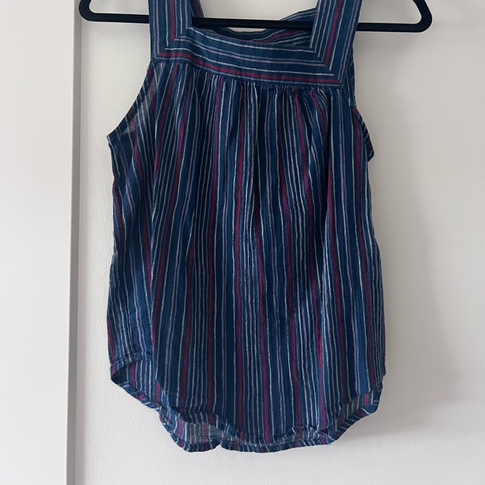 Universal threads tank